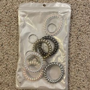 Metallic hair ties not used